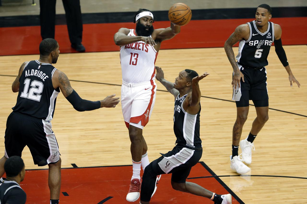 NBA: Preseason-San Antonio Spurs at Houston Rockets