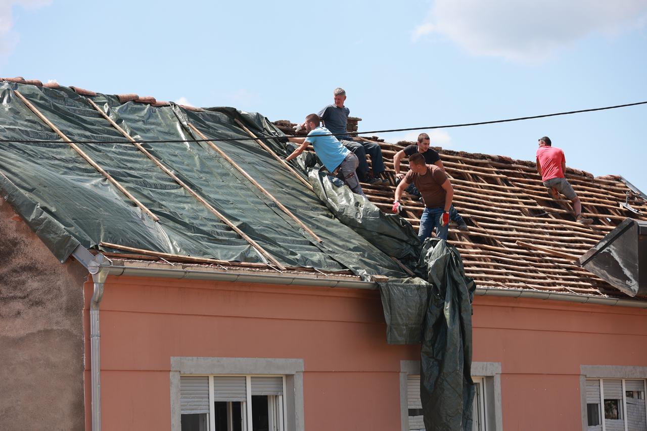 Stanovnici Bošnjaka saniraju štetu nastalu tijekom nedavnog nevremena