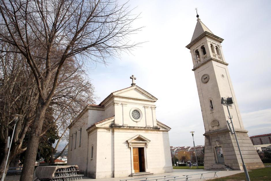 Solin: Kardinalska kapica blaženoga Alojzija Stepinca izložena vjernicima na štovanje