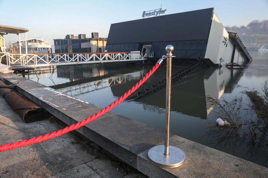 Beograd: Splav Freestyler jutro nakon što je potonuo 