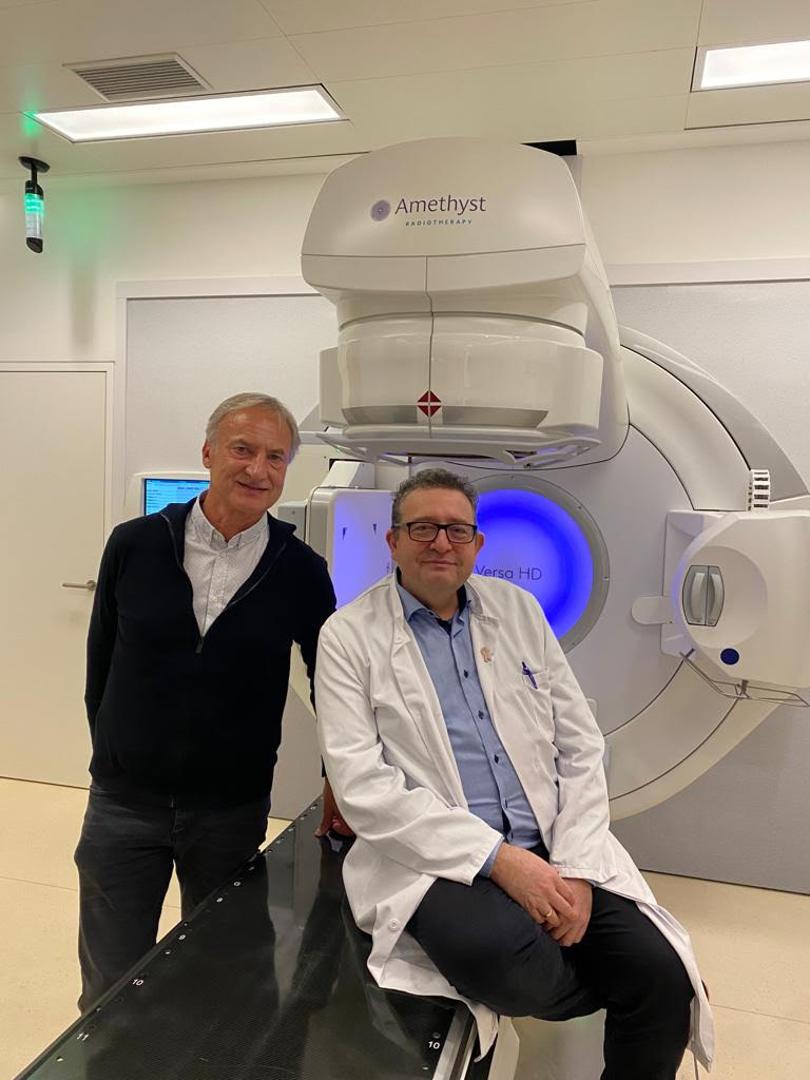 Radijacijski onkolog dr. David Kuczer i pacijent Karl V. (65) u Amethyst Radiotherapy Austria (Beč)