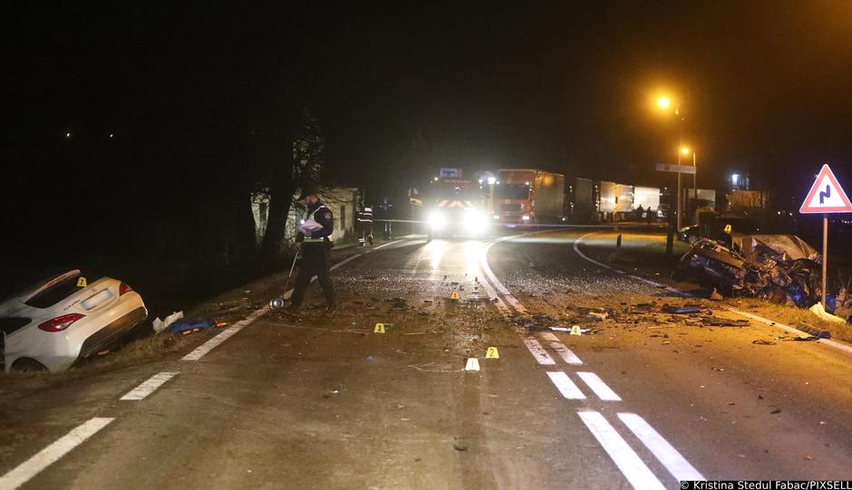 Dvije osobe poginule u prometnoj  nesreći u Tušiloviću kod Karlovca