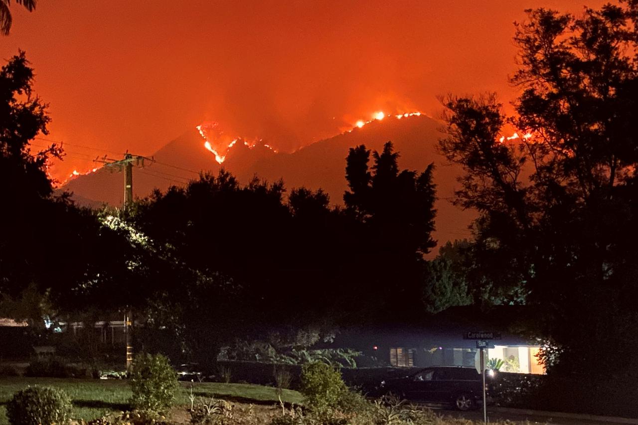 Bobcat fire approaches Sierra Madre and Arcadia communities in California