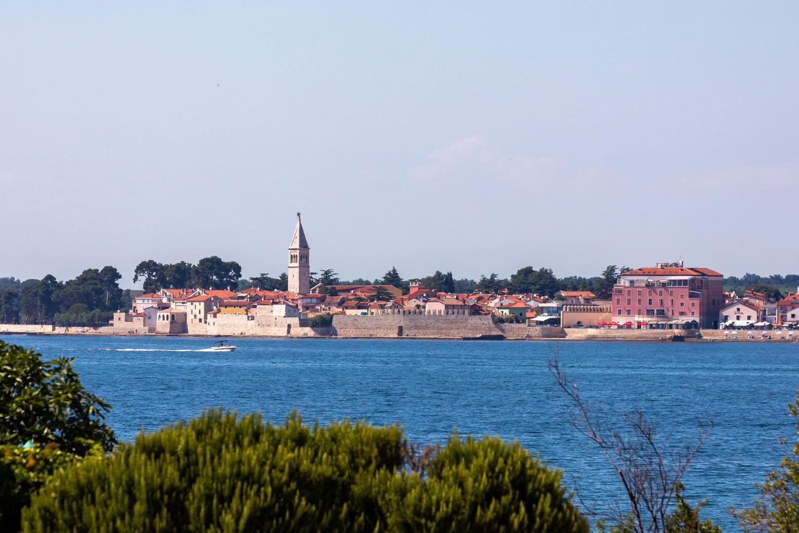 06.07.2020.., Novigrad - 
Novigrad u Istri.  Pogled sa strane Rt Zub.
Photo: Srecko Niketic/PIXSELL