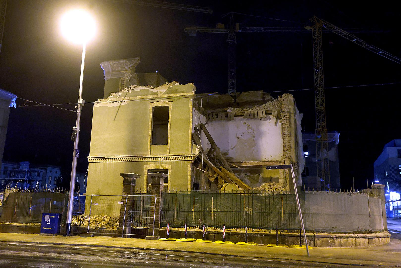 08.03.2023., Zagreb - Prilikom radova na rekonstrukciji zgrade u sklopu obnobe Katolickog sveucilista doslo je do nepredvidjenog urusavanja dijela zgrade koji je samo nekoliko metara od Ilice nakon cega je dobar dio zgrade morao biti srusen, a promet Ilicom obustavljen. Photo: Goran Stanzl/PIXSELL