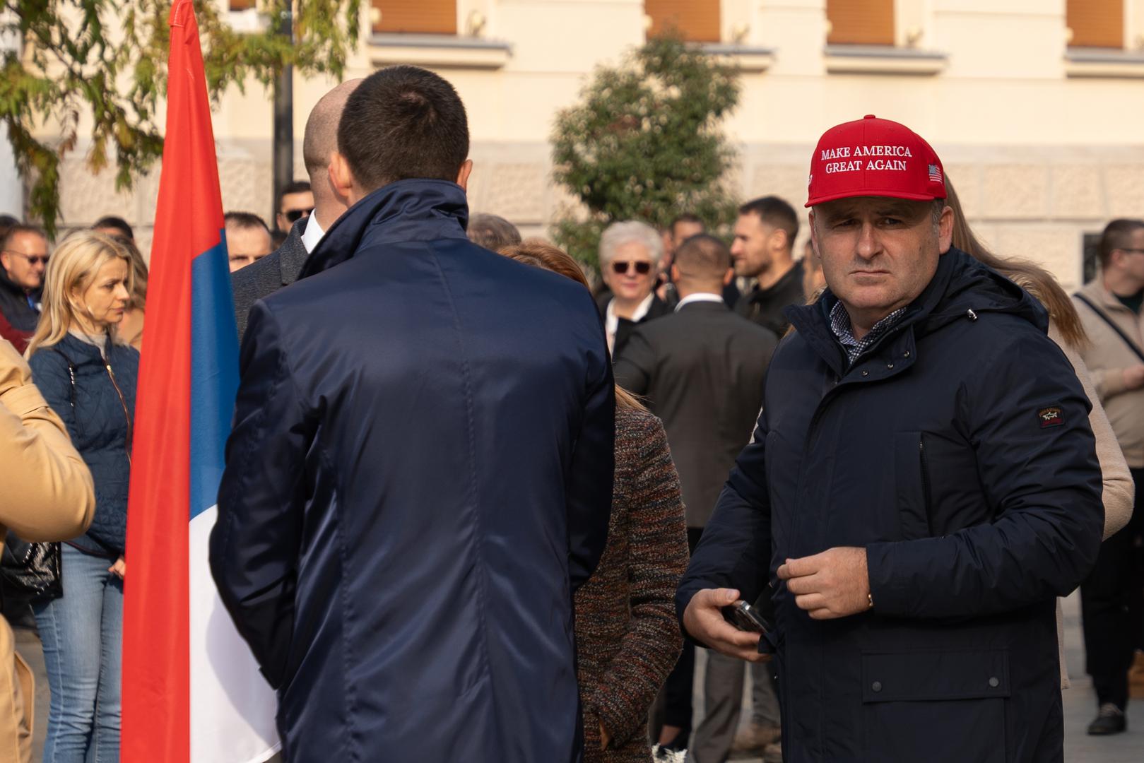 „Očekujem da će nova američka administracija biti partner koji razumije važnost stabilnosti i podržava lokalne lidere u njihovom pravu na odlučivanje o vlastitoj budućnosti,“ dodao je Dodik.