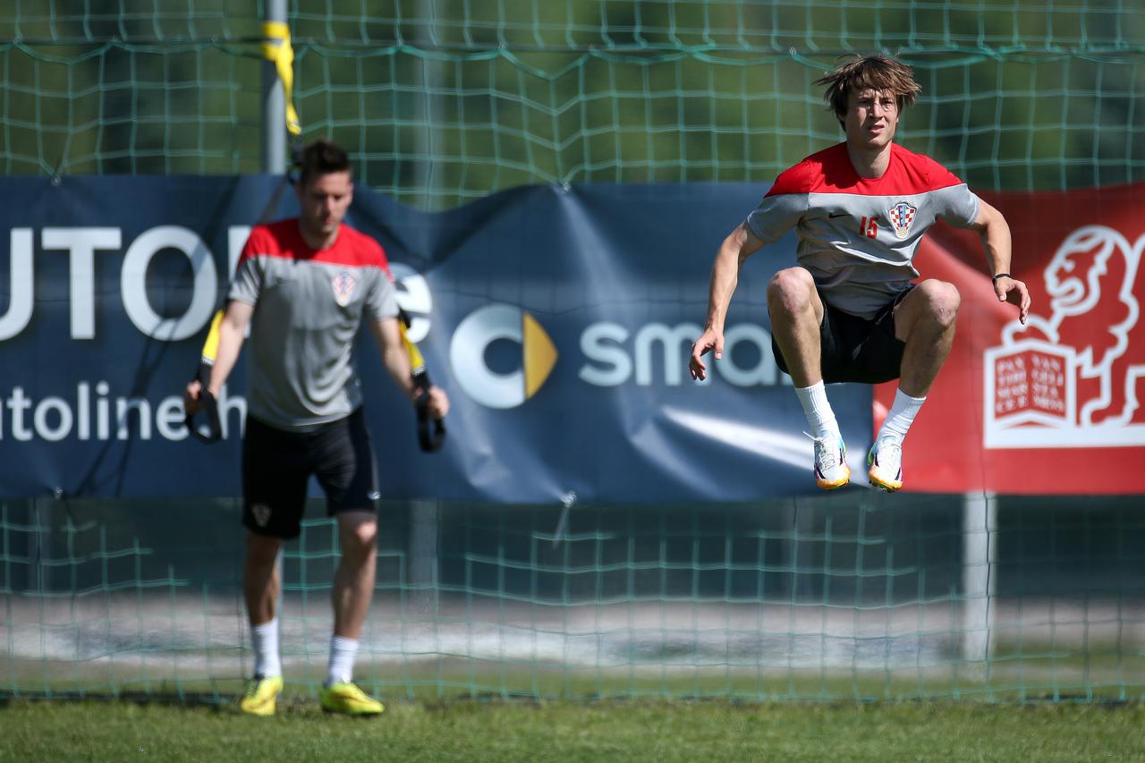 27.05.2014., Austrija, Bad Tatzmannsdorf - Jutarnji trening hrvatske nogometne reprezentacije uoci Svjetskog prvenstva 2014 u Brazilu. Ivan Mocinic i Duje Cop. Photo: Igor Kralj/PIXSELL