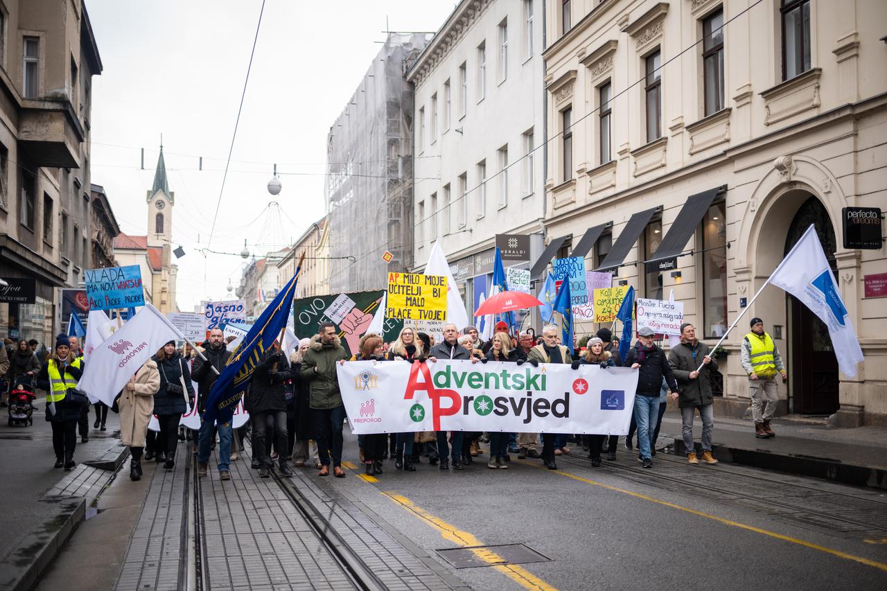 Zagreb: "Adventski prosvjed" prosvjetnih djelatnika