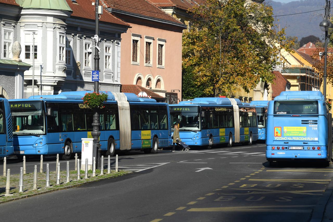 Zagreb: Dan uoči Svih svetih na Kaptolu nema gužve