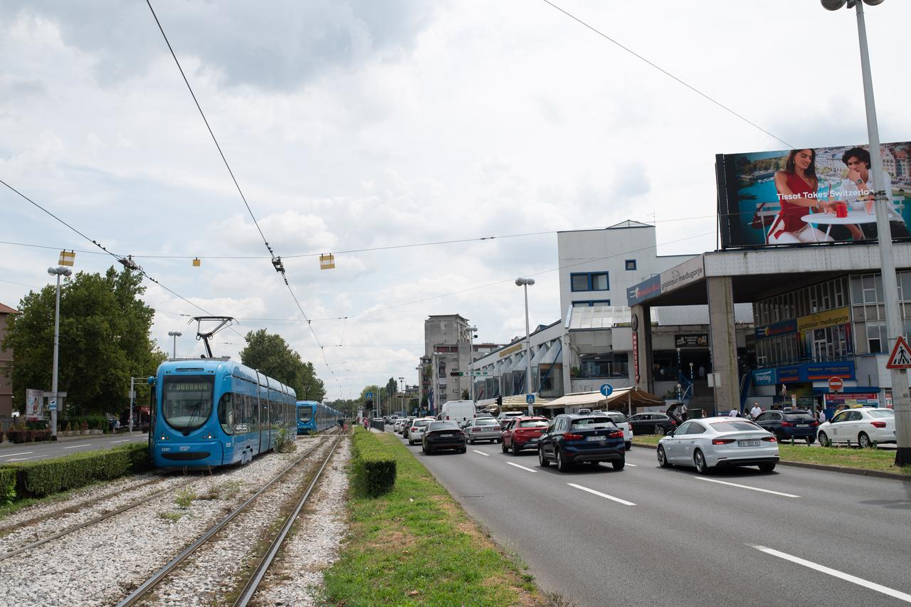 Zagreb: Zastoj tramvaja  na Aveniji Marina Držića