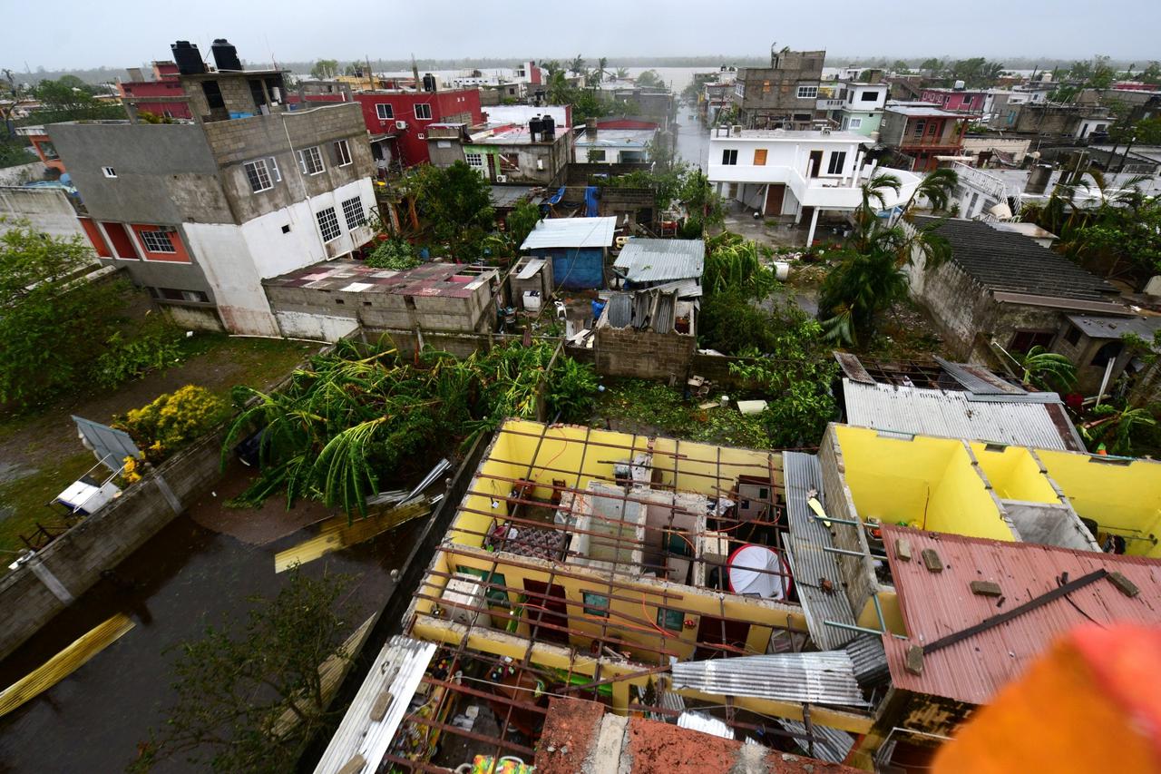 Hurricane Grace bears down on Mexico's Gulf coast