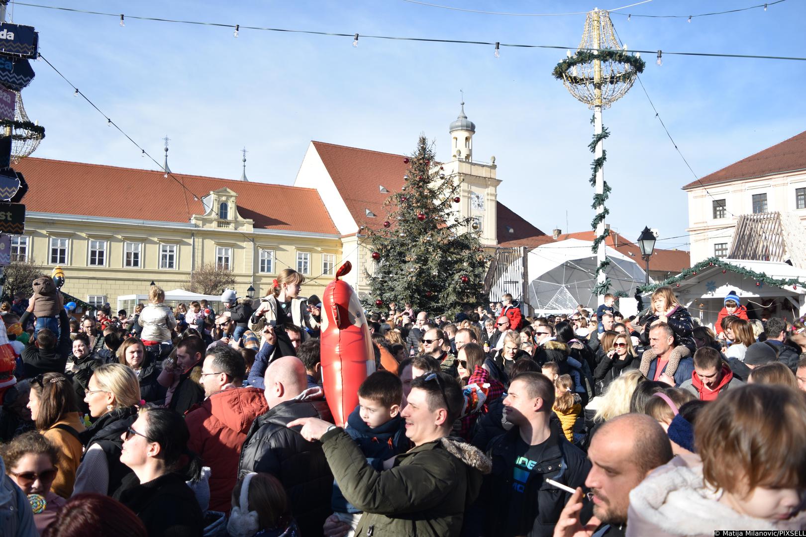 31.12.2022. Osijek - Docke  djecje Novu godine Photo: Matija Milanovic/PIXSELL