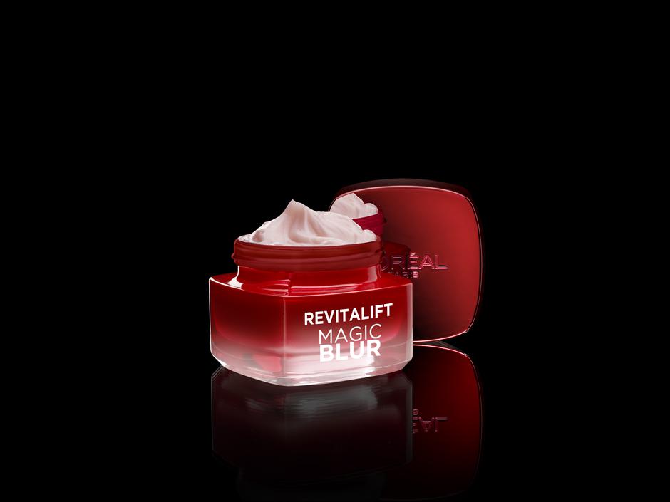 REVITALIFT MAGIC BLUR 