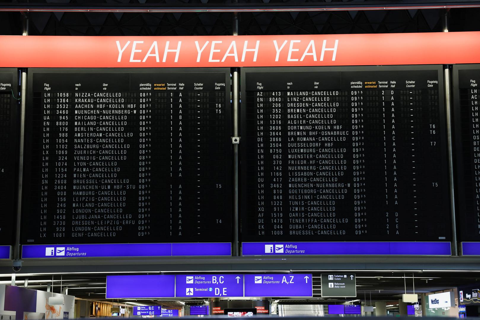 A view of a flight schedule board at Frankfurt Airport as workers strike, after German trade union Verdi called on workers at Frankfurt, Munich, Stuttgart, Hamburg, Dortmund, Hanover and Bremen airports to go on a 24-hour strike, in Frankfurt, Germany February 17, 2023. REUTERS/Heiko Becker Photo: Heiko Becker/REUTERS