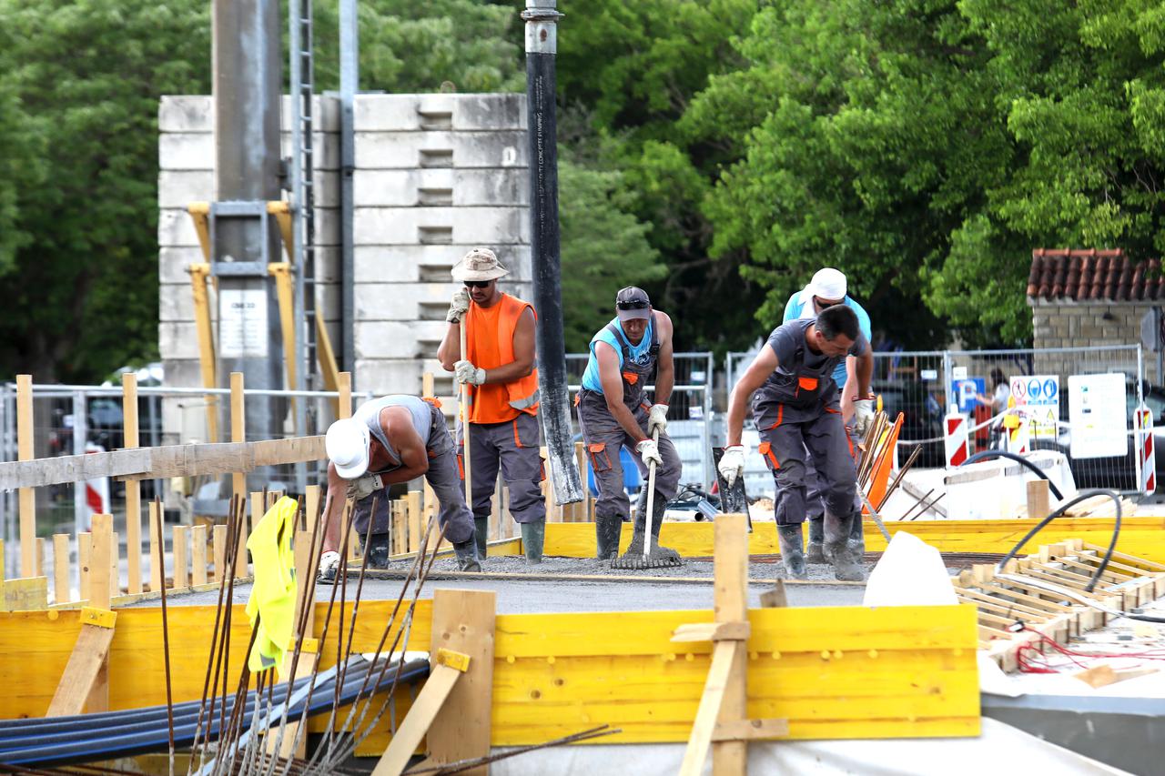 Skradin: Radovi na rekonstrukciji mosta preko kanala Rivina jaruga i izgradnja pješačko-biciklističke staze
