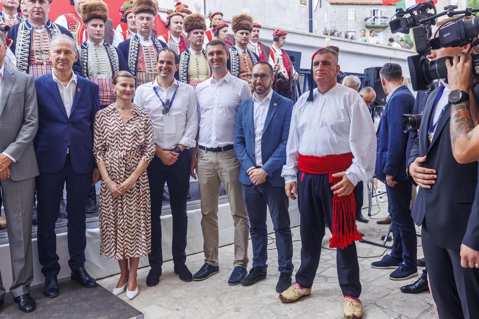 07.08.2022., Sinj - Predsjednik RH Zoran Milanovic, premijer Andrej Plenkovic s ministrima, predsjednik Republike Slovenije Borut Pahor sudjelovali su na Vojvodinom prijemu u Alkarskim dvorima.
Photo:   Photo: Miroslav Lelas/PIXSELL