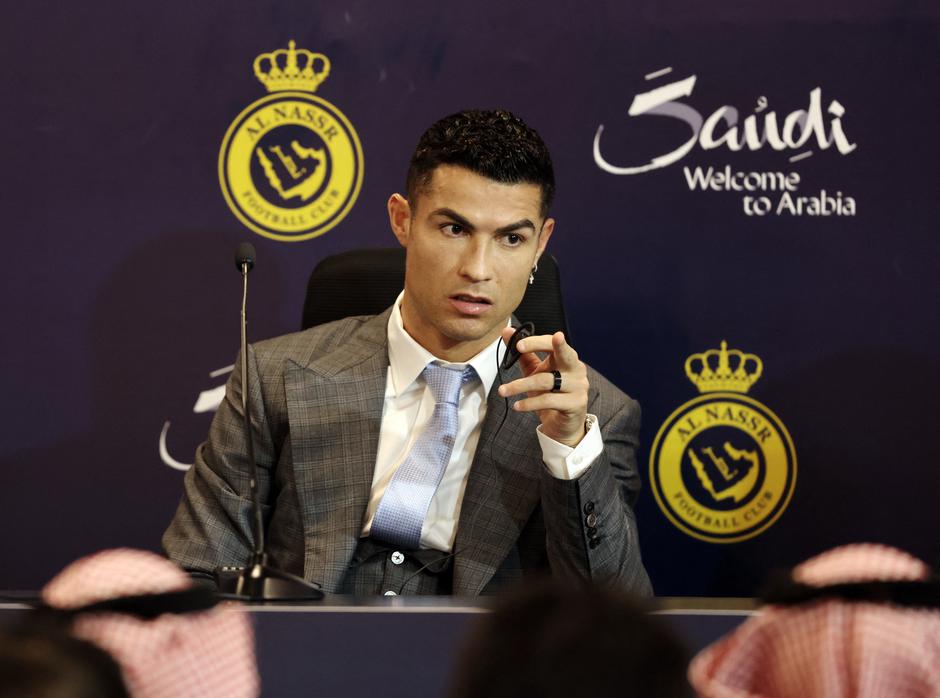 Al Nassr unveil new signing Cristiano Ronaldo