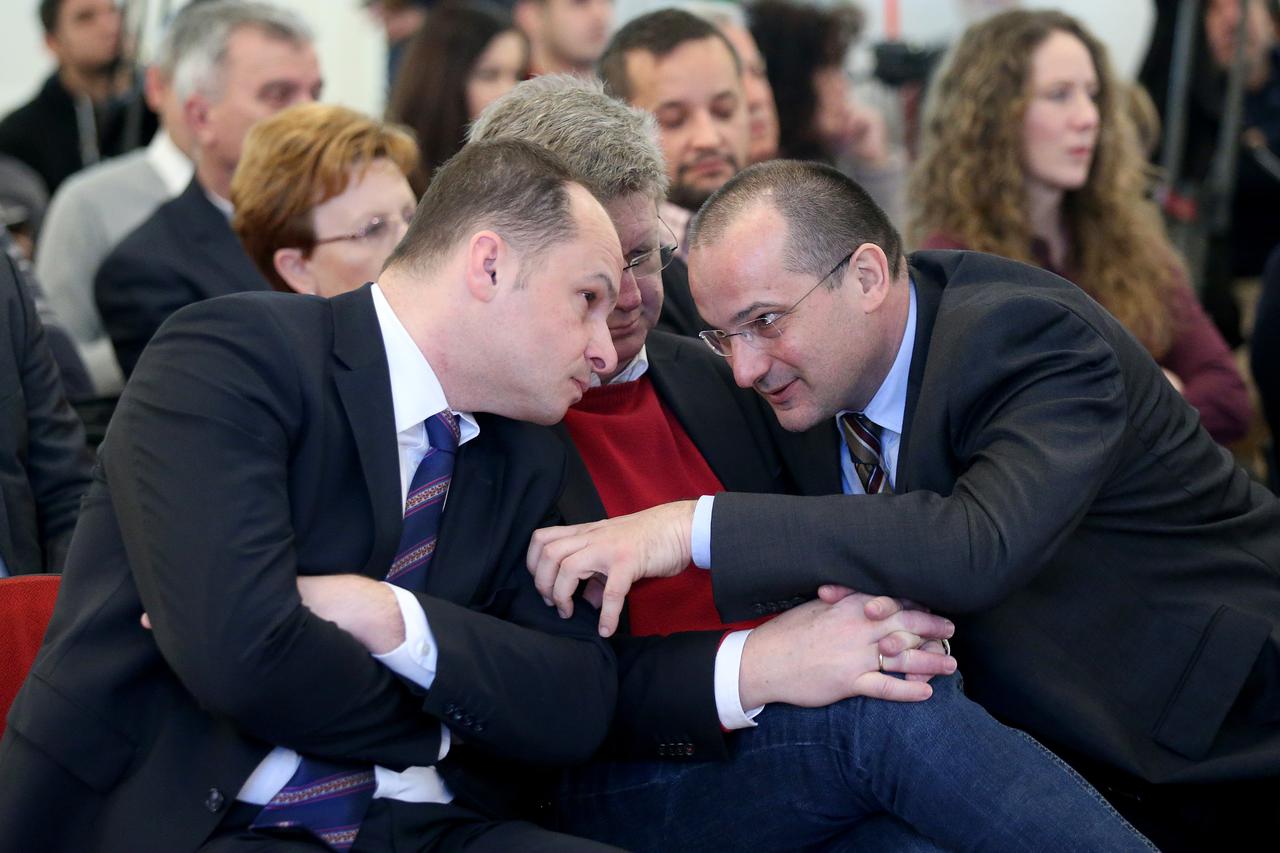 18.01.2017. Zagreb, HND - Strucna rasprava INA, HEP i energetska neovisnost Hrvatske u organizaciji SDP-a. Sinisa Hajdas Doncic, Mirando Mrsic, Orsat Miljenic. Photo: Igor Kralj/PIXSELL