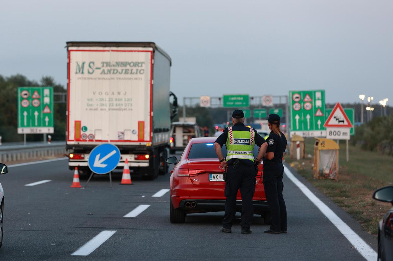 Županja: Policajka službenim motocikom pregazila pješaka