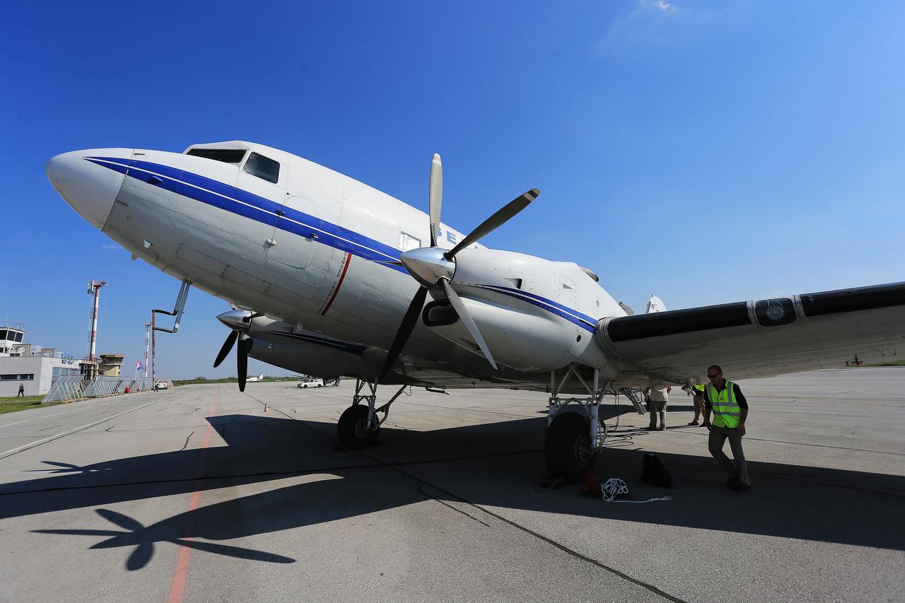 Douglas DC-3