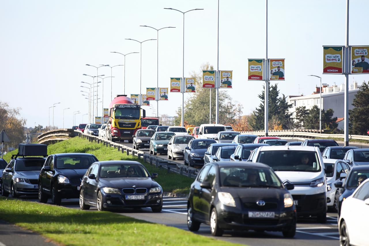 Zagreb: Velike prometne gužve zbog radova na podvožnjaku Savska cesta - Slavonska avenija