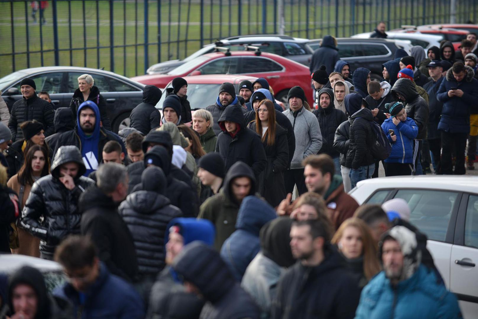 16.12.2023., Maksimir stadion, Zagreb - Guzva za kupnju karata najveceg hrvatskog derbija Dinama i Hajduka. Photo: Josip Mikacic/PIXSELL