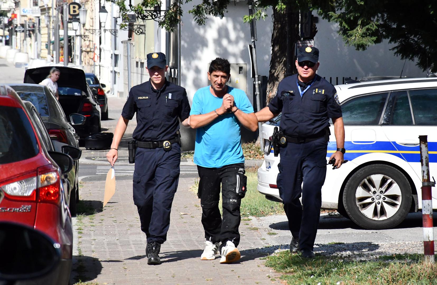 25.08.2024., Slavonski Brod - Privodjenje muskarca (50), koji je automobilom u alkoholiziranom stanju u mjestu Cage pokraj Okucana usmrtio djecaka (13) na biciklu i pobjegao s mjesta dogadjaja. Photo: Ivica Galovic/PIXSELL