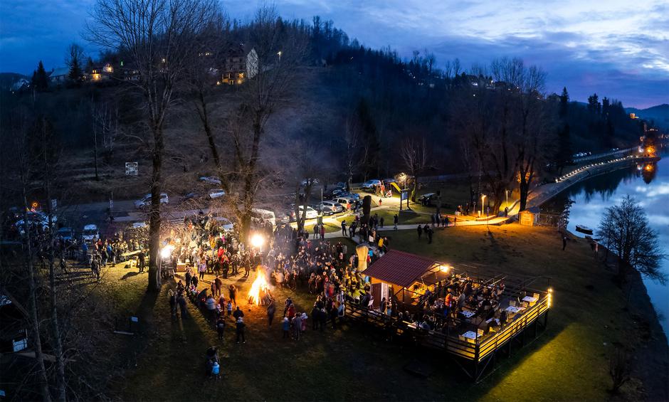 Radost Adventa i Doček Nove godine u podne u Fužinama