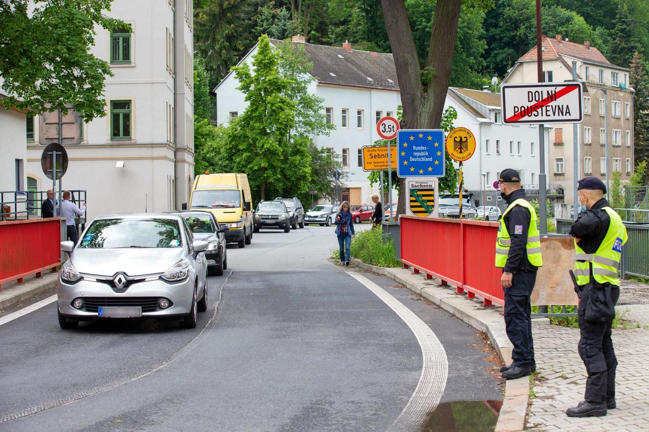 Czech Republic opens its borders