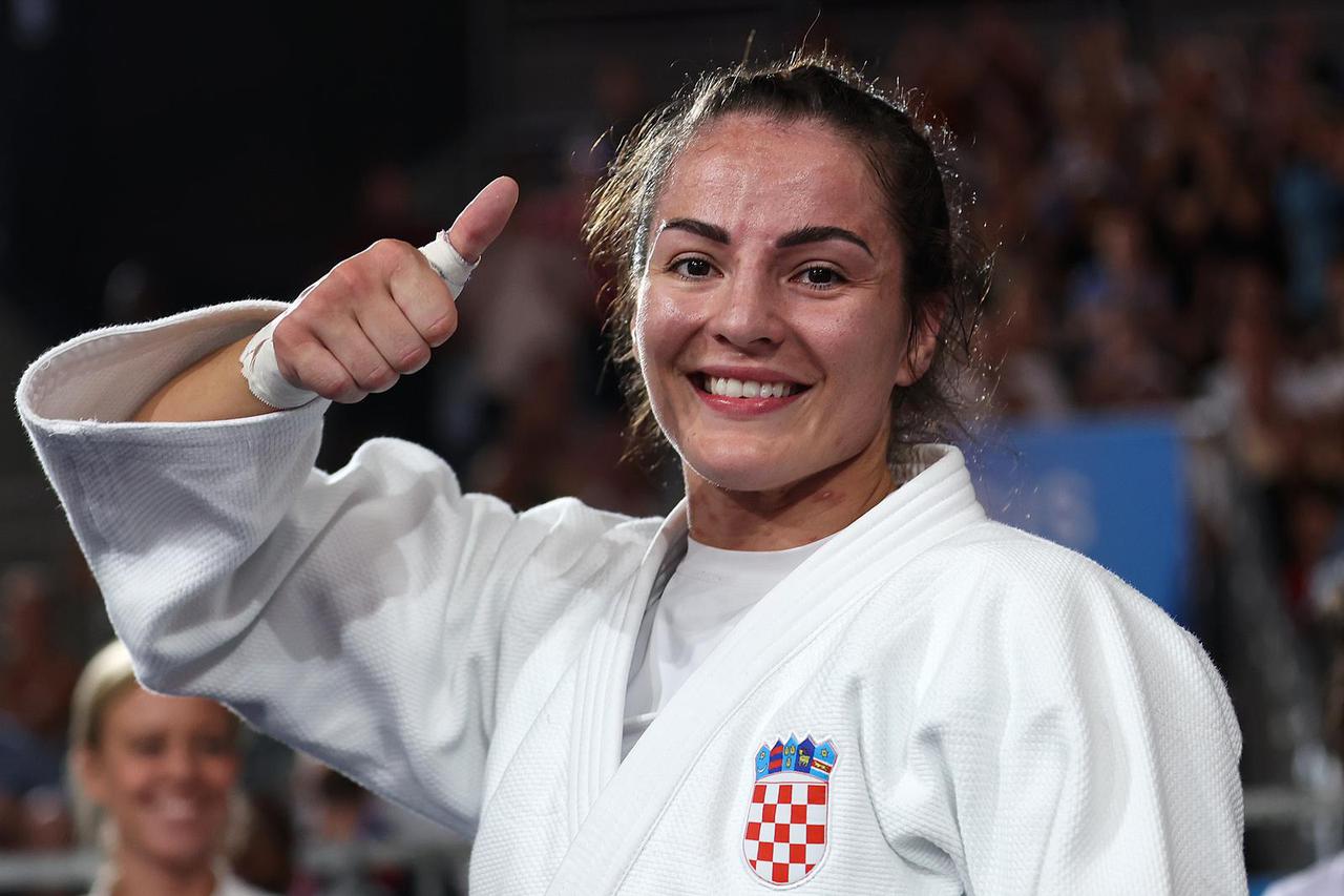 Barbara Matić na pobjedničkom postolju tijekom dodjele medalja u judu na Olimpijskim igrama u Parizu