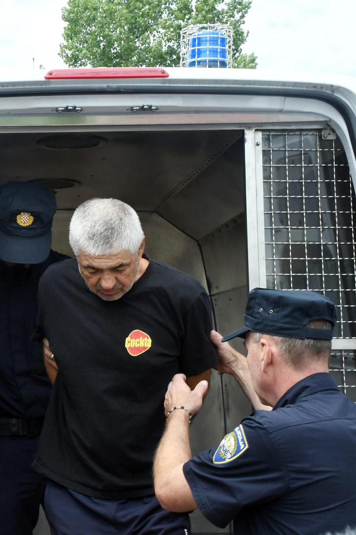 03.07.2023., Sisak - U Zupanijsko drzavno odvjetnistvo u Sisku priveden je muskarac osumnjicen za ubojstvo, ranjavanje i palez kada je u Sisku u pucnjavi ubijena jedna osoba, a osam ih je ranjeno. Photo: Nikola Cutuk/PIXSELL