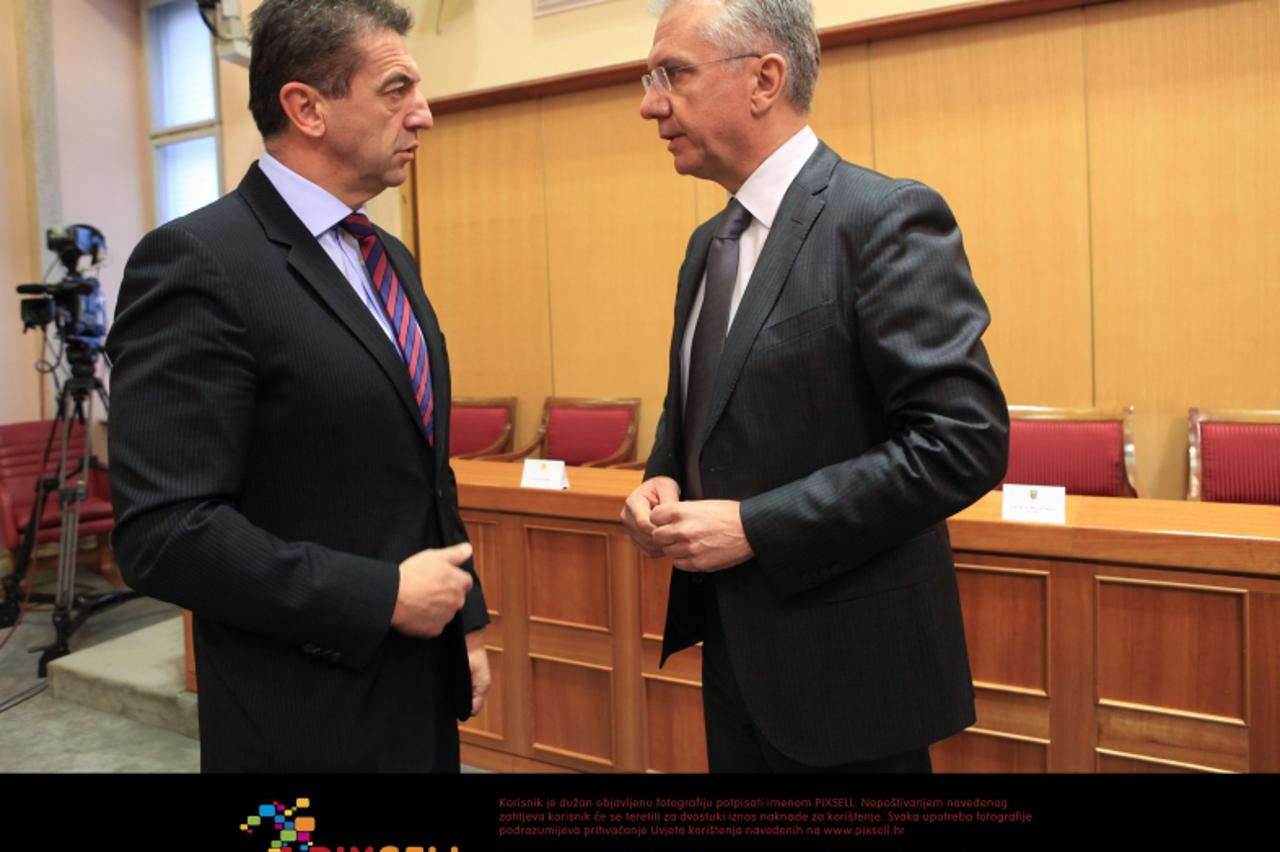 '18.01.2012., Zagreb - Sjednica hrvatskog Sabora, aktualni sat, vlada Zorana Milanovica odgovara na pitanja saborskih zastupnika. Darko Milinovic, Rajko Ostojic. Photo: Robert Anic/PIXSELL'