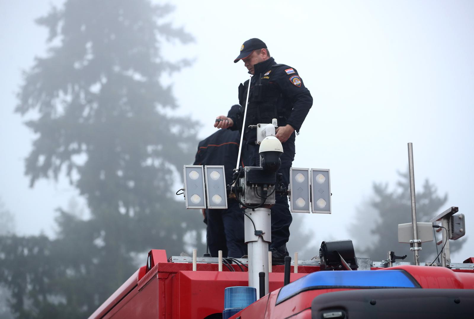 07.12.2022., Vocin - Na jednom mjestu u Vocinu okupljena je vojska, HGSS i vatrogasci nakon pronalaska srusenog zrakoplova Mig. Photo: Luka Stanzl/PIXSELL