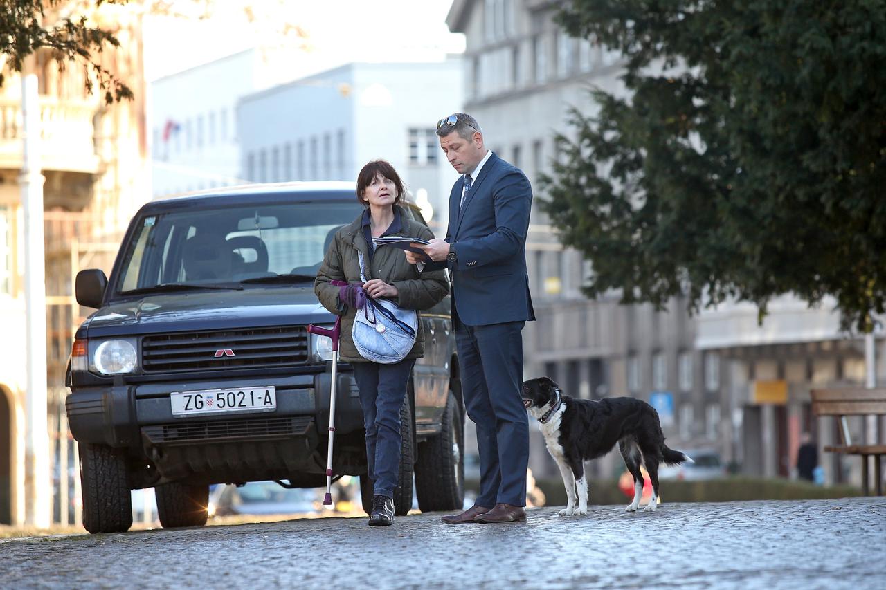 28.01.2016., Zagreb - Komunalni redar Marko Clekovic u svakodnevnom rijesavanju problema u strogom centru grada.  Photo: Igor Kralj/PIXSELL