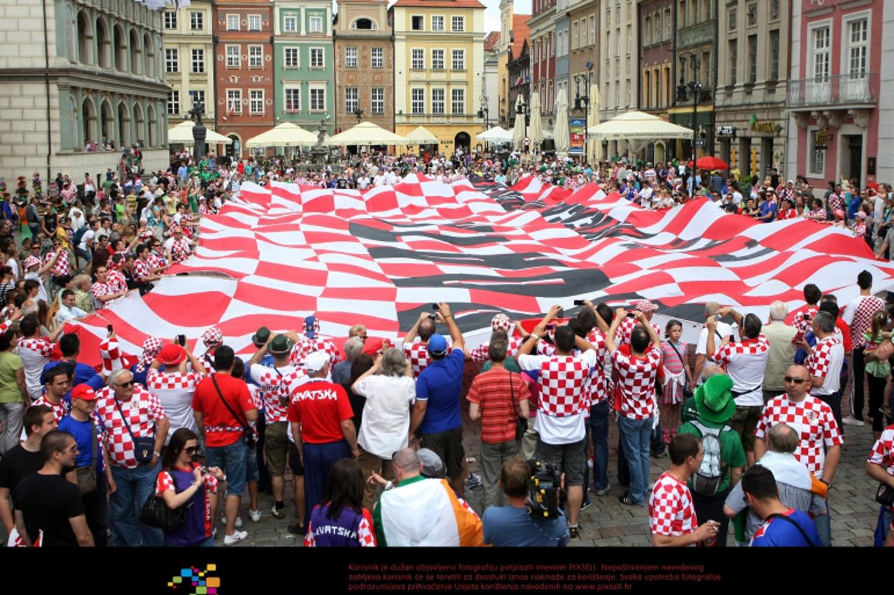 '10.06.2012. -Poznanj - Hrvatski navijaci u povoljnijem aranzmanu putovanja u sklopu kluba navijaca \'Uvijek vjerni\' uputili su se na utakmicu u Poljsku u grad Poznanj gdje Hrvatska igra prvu utakmic