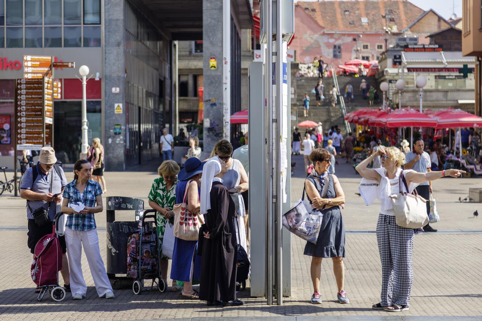 Gužva se stvarala tek u smjeru tržnice Dolac jer su se građani usprkos temperaturama odlučili na subotnji shopping