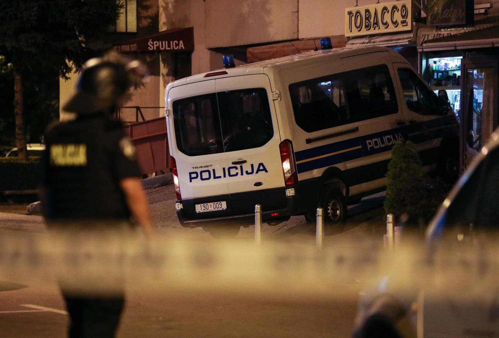 12.08.2020,Zagreb - Nakon pucnjave u naselju Dugave ,specijalna policija pretrazuje zgradu na adresi Vajdin vijenac 18 u potrazi za pociniteljima.
Photo: Jurica Galoic/PIXSELL