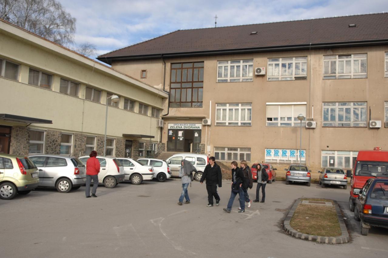 '14.01.2011. Zabok - Stara osnovna skola u kojoj je smjesten dom zdravlja'