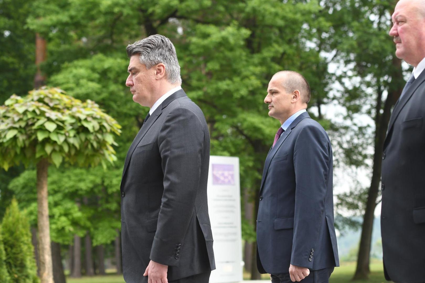 15.05.2020., Tezno, Slovenija - Hrvatski predsjednik Zoran Milanovic polozio je u vijenac i zapalio svijecu za poratne zrtve Drugog svjetskog rata na groblju Dobrava kraj Maribora.
Photo: Ziga Zivulovic jr/FABobo/PIXSELL