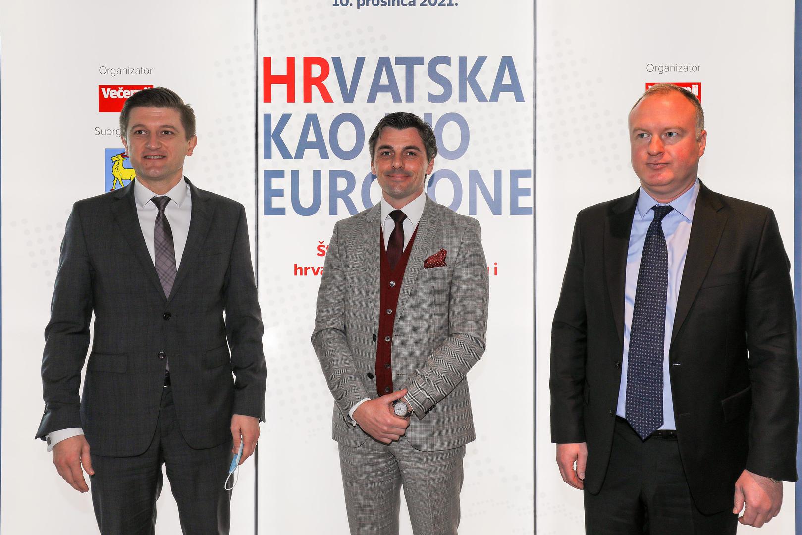 09.12.2021., Rovinj - U Grand hotelu Park odrzana je konferencija Vecernjeg lista "Hrvatska kao dio eurozone". potpredsjednik Vlade i ministar financija Zdravko Maric, Andrej Grubisic Photo: Srecko Niketic/PIXSELL