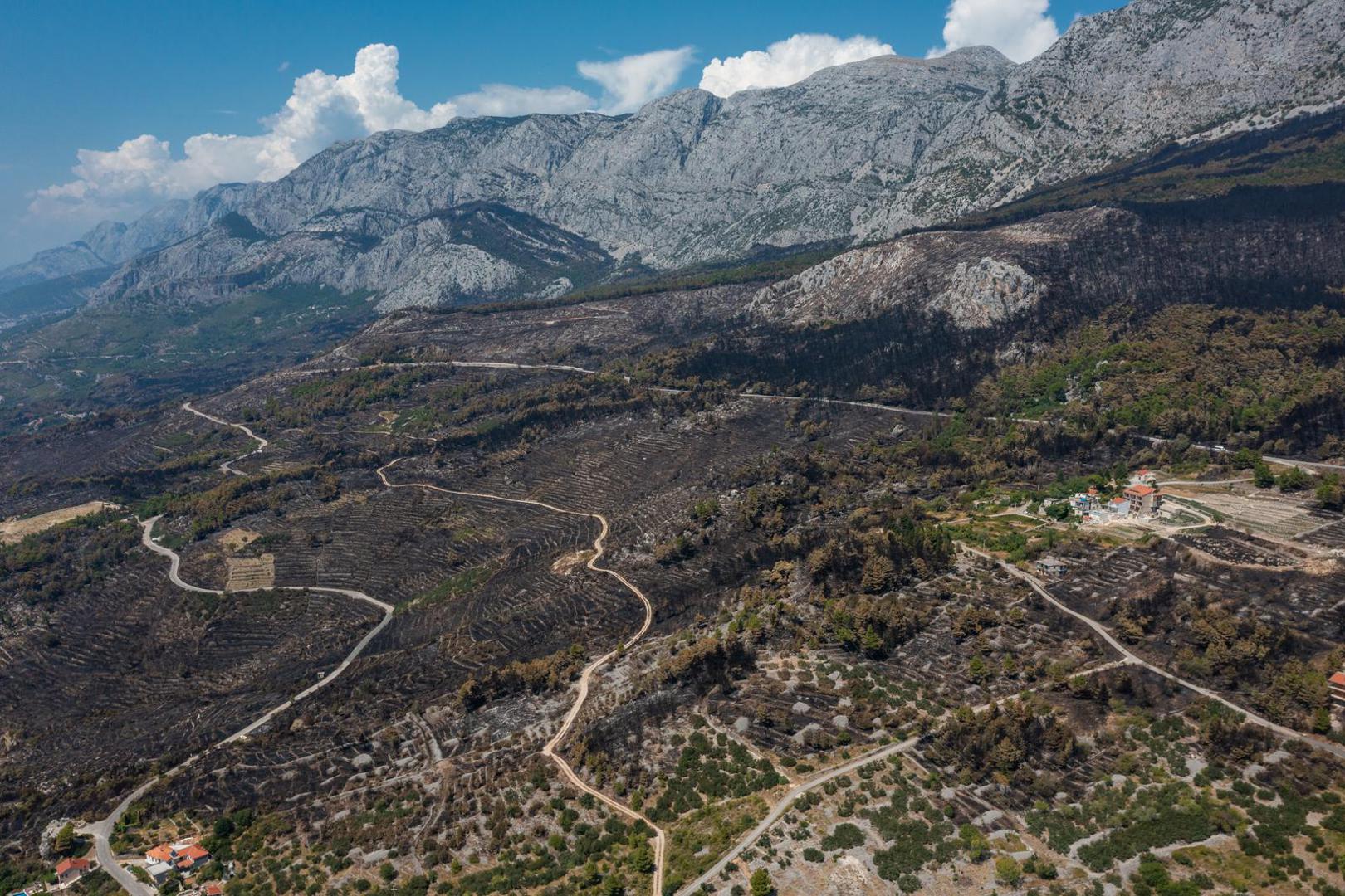 03.08.2024. Gornje Tucepi
Fotografije iz zraka opožarenog podrucja od Tucepi do Gornje Podgore i Parka prirode Biokovo. Photo: Matko Begovic/PIXSELL