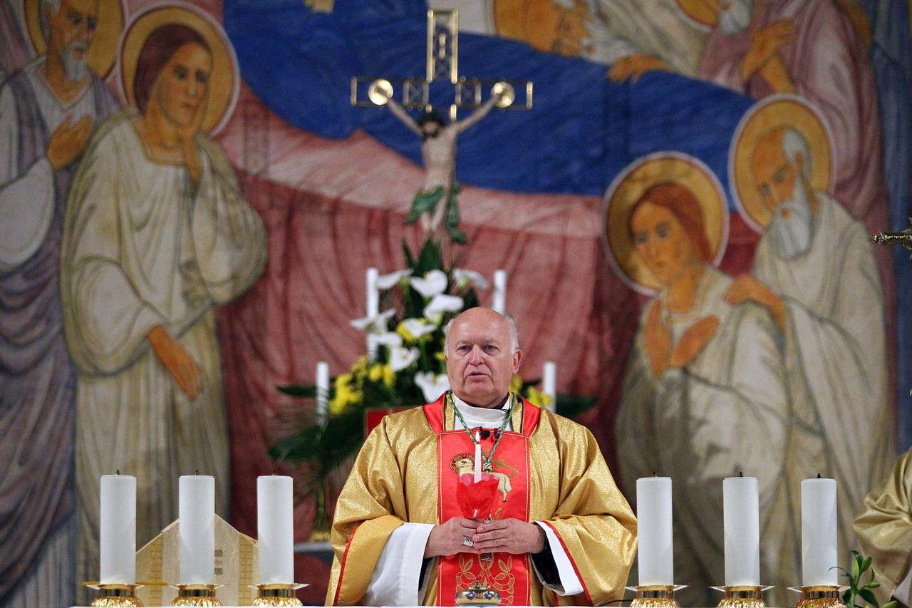 Beograd: Nadbiskup Ladislav Nemet služio je Uskrsno bdjenje