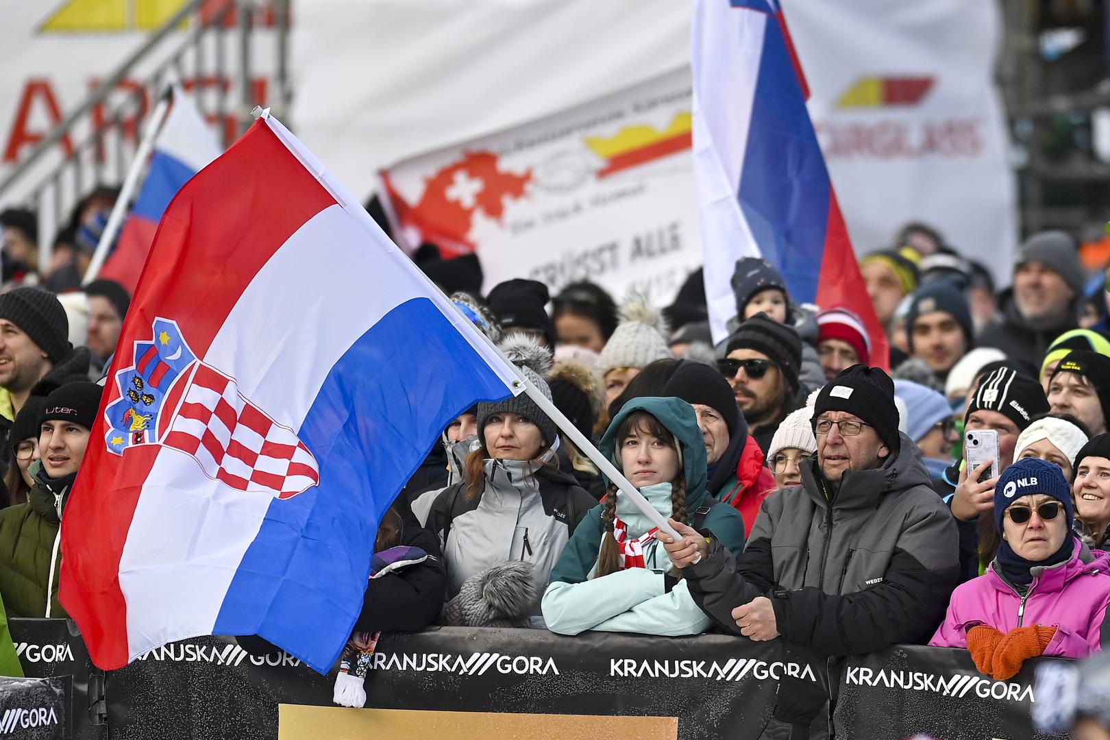 Zrinka tijekom cijelog vikenda na popularnom slovenskom skijalištu ima veliku podršku koja joj puno pomaže u njenim nastupima