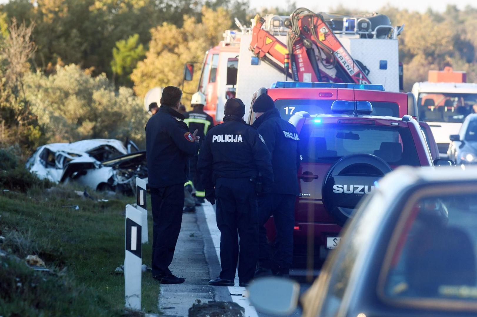 30.11.2020., Sibenik - U prometnoj nesreci na cesti D-8 jedna osoba je smrtno stradala, a dvije su ozlijedjene.
Photo: Hrvoje Jelavic/PIXSELL