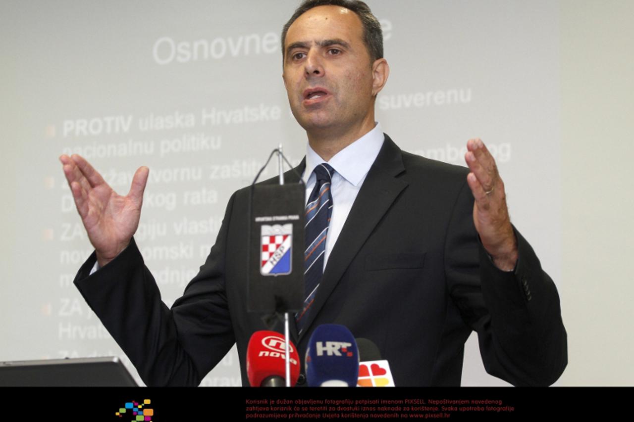 '17.09.2011., Osijek - HSP odrzao konferenciju za novinare u hotelu Osijek pod nazivom Klauzura HSP-a. Danijel Srb predsjednik stranke. Photo: Marko Mrkonjic/PIXSELL'