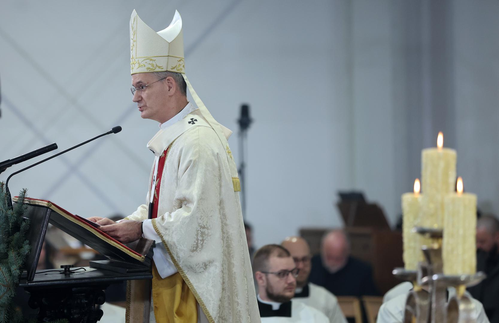 25.12.2023., Zagreb - Zagrebacki nadbiskup mons. Drazen Kutlesa predvodio je svetu misu polnocku u Bogosluznom prostoru bl. Alojzija Stepinca. Photo: Sanjin Strukic/PIXSELL