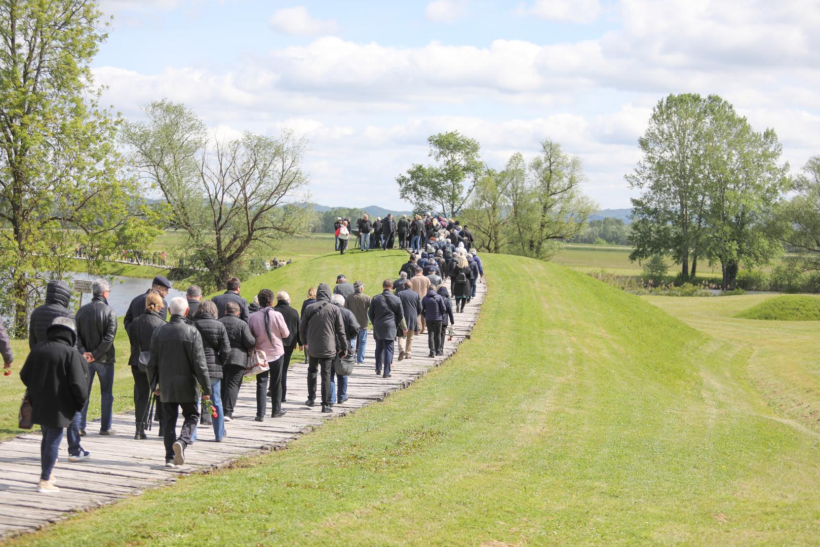 21.04.2024., Jasenovac - Povodom dana sjecanja na zrtve ustaskog logora u Jasenovcu odrzana je komemoracija te kolona sjecanja. Photo: Luka Batelic/PIXSELL