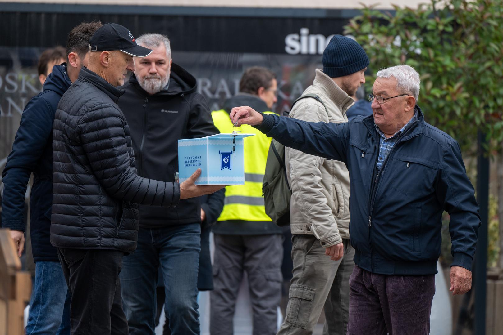 Moli se tako, među ostalim, za domovinu, mir i obraćenje hrvatskog naroda, a muževi okupljeni u projekt “Muževni budite" – bratstvo “Vitezovi Bezgrešnog Srca Marijina” mole i za sebe, i to da postanu duhovni autoriteti u obitelji koji će hrabro svjedočiti i prenositi katoličku vjeru. 