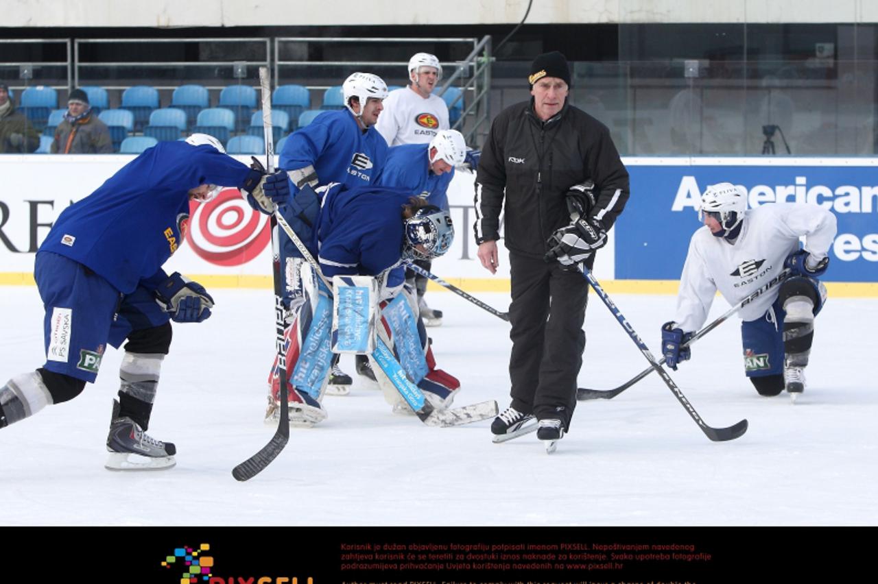 \'28.01.2010., Zagreb - Trening hokejasa KHL Medvescak na klizalistu na Salati uoci utakmice s Villacher Sportvereinom koja se igra 29. sijecnja. Ted Sator.  Photo: Davor Puklavec/PIXSELL\'