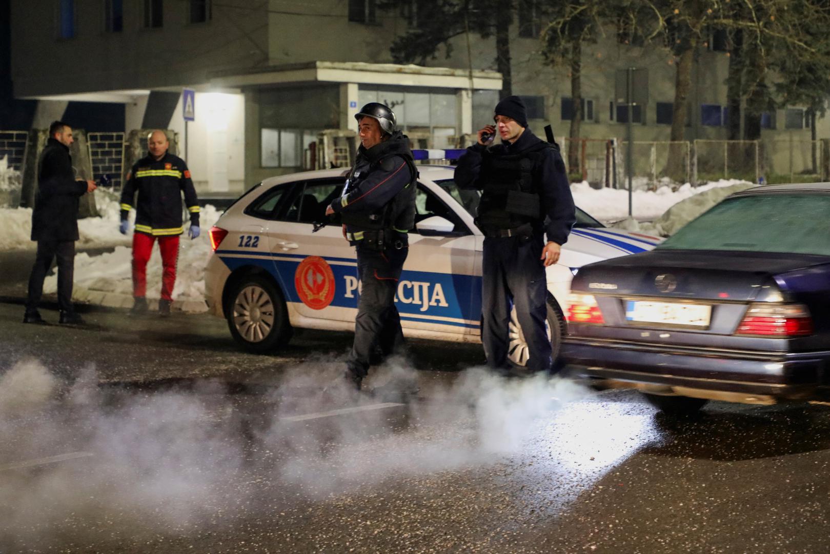 "Dvanaest osoba je ubijeno, od kojih su dvoje djeca", rekla je tužiteljica Andrijana Nastić novinarima u Cetinju, na jugu zemlje.